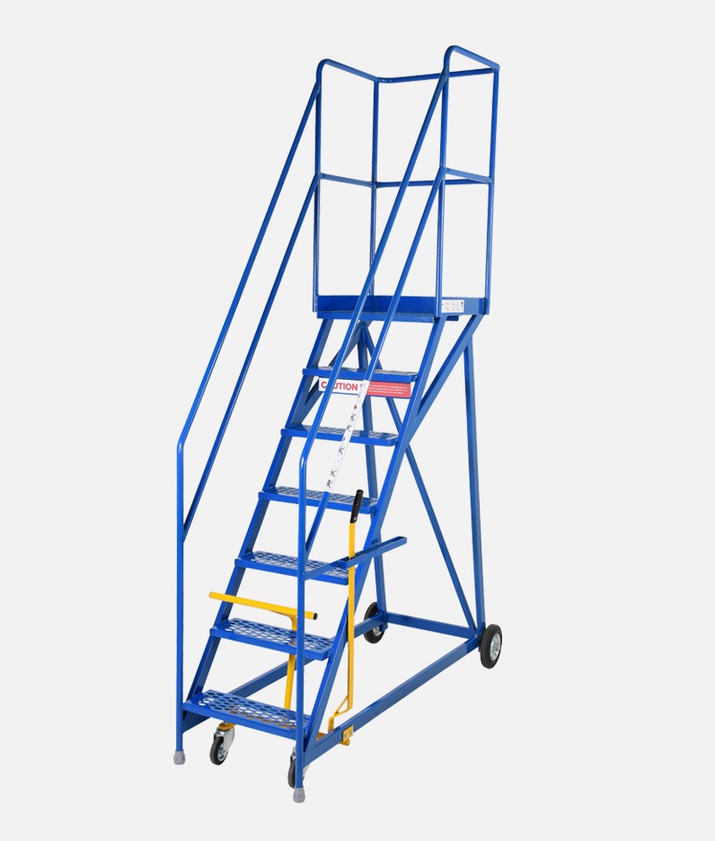 Narrow base steps for warehouse