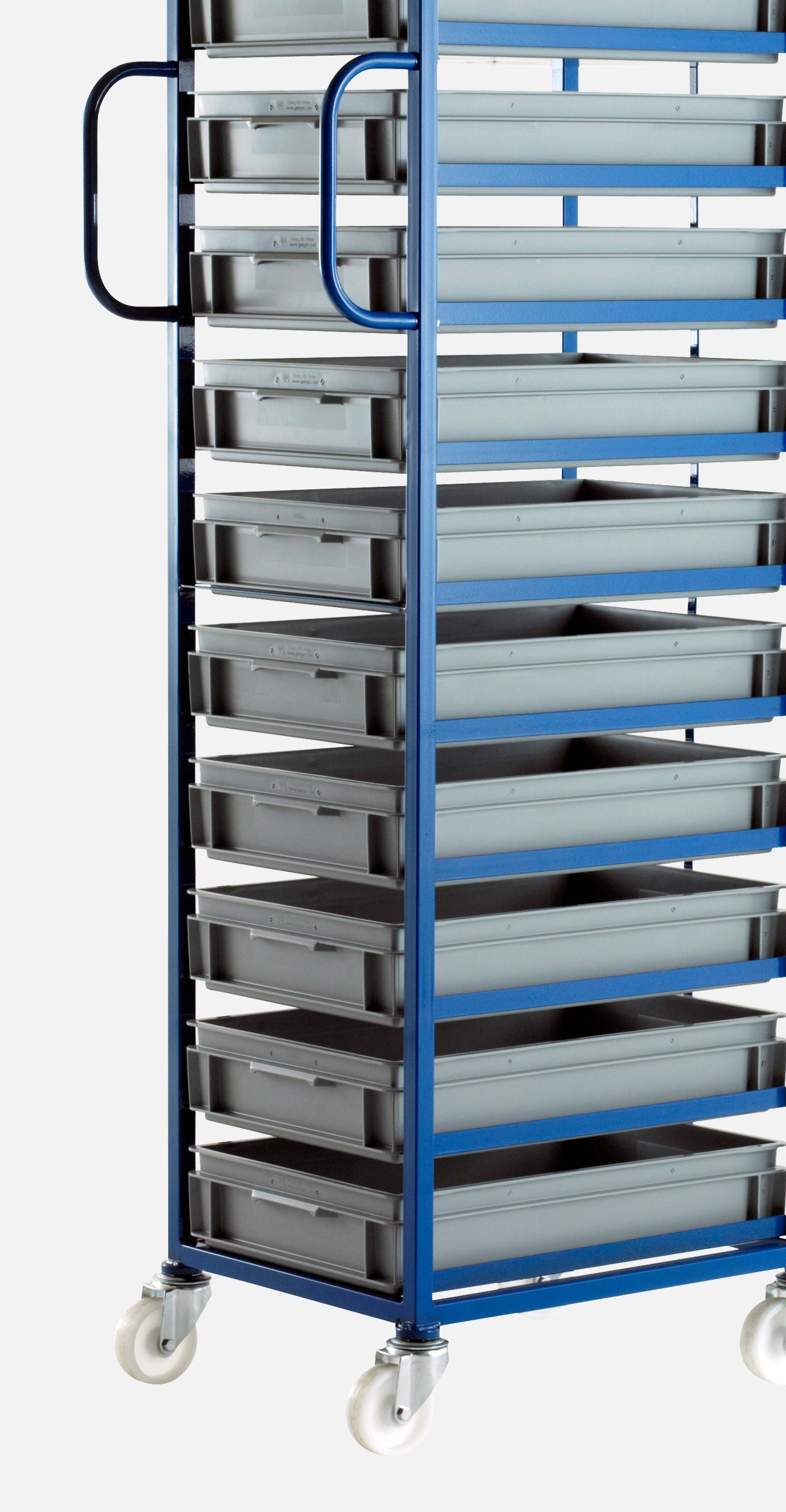 trays in mobile tray rack